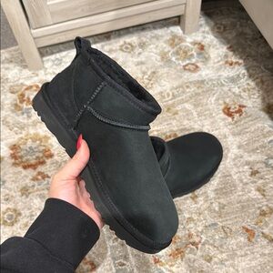 Black mini uggs